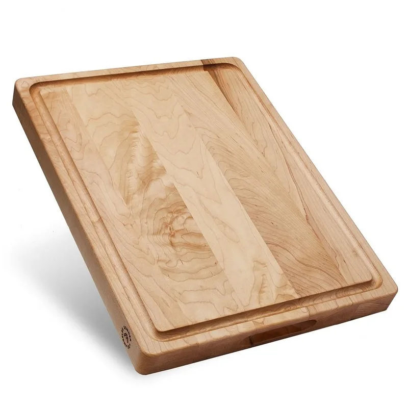 Maple cutting board with juice groove