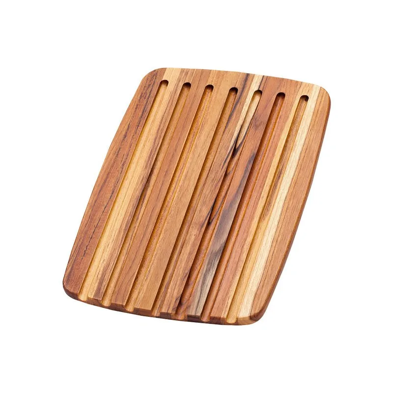 Essential Bread Cutting Board
